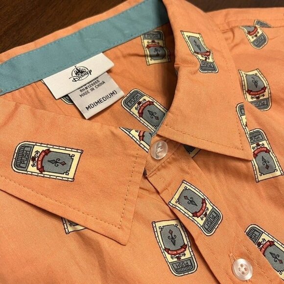 New Disney Parks 2020 WDW Main St USA Trash Cans Button Down Camp Shirt Sz M NWT - Picture 1 of 4